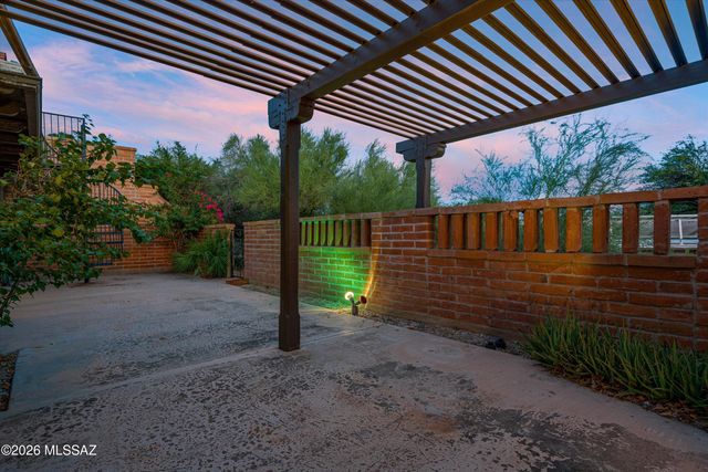 2722 E Avenida De Pueblo, Tucson, AZ 85718