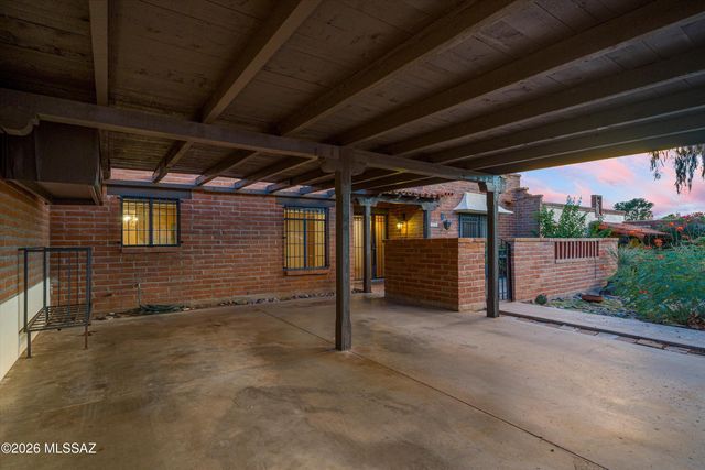 2722 E Avenida De Pueblo, Tucson, AZ 85718