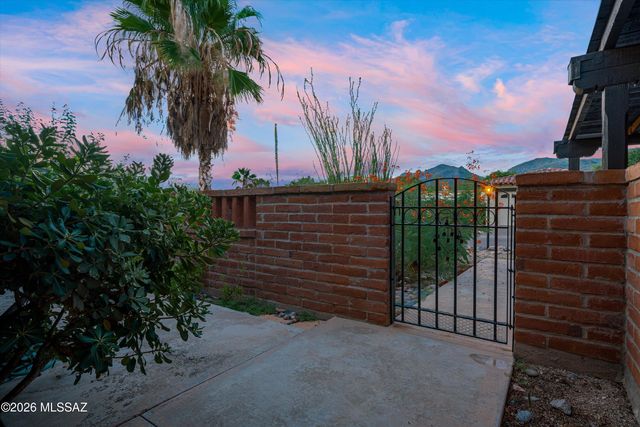2722 E Avenida De Pueblo, Tucson, AZ 85718