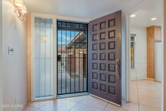 2722 E Avenida De Pueblo, Tucson, AZ 85718