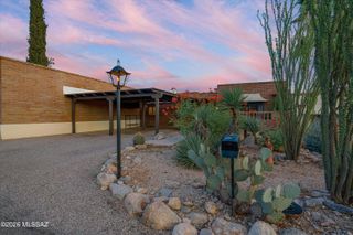 2722 E Avenida De Pueblo, Tucson, AZ 85718