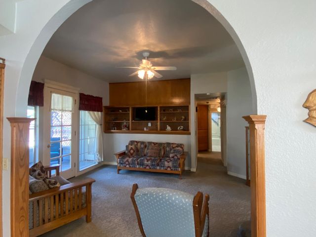 345 Riviera Way, Turlock, CA 95382