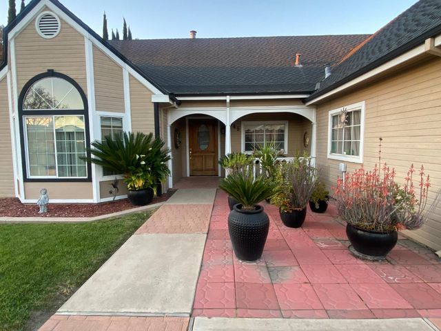 345 Riviera Way, Turlock, CA 95382