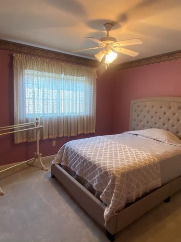 345 Riviera Way, Turlock, CA 95382