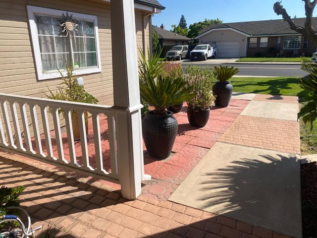 345 Riviera Way, Turlock, CA 95382