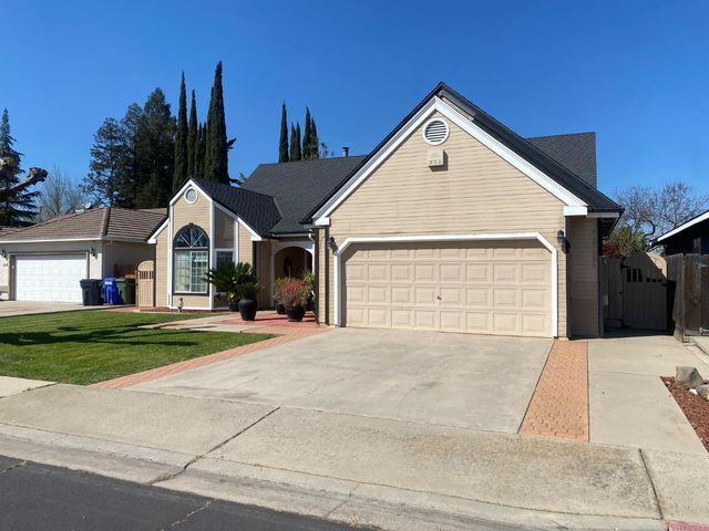 345 Riviera Way, Turlock, CA 95382