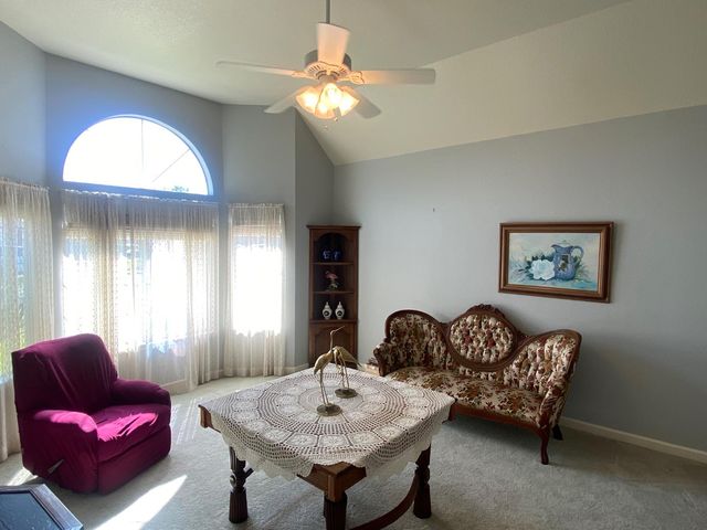 345 Riviera Way, Turlock, CA 95382