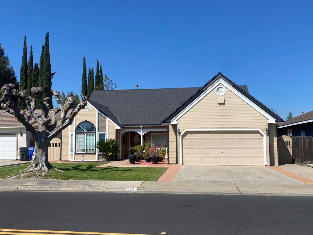 345 Riviera Way, Turlock, CA 95382