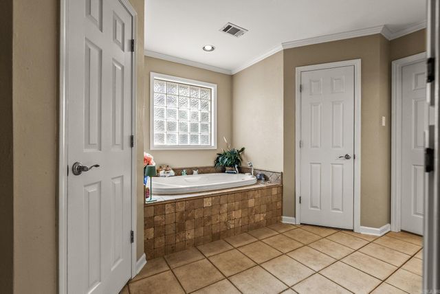 111 Beaulieu Court, Maumelle, AR 72113