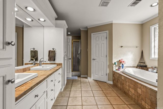 111 Beaulieu Court, Maumelle, AR 72113