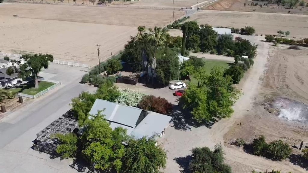 Image 2 of property listing at 0 Friant Ave, Clovis, CA 93619