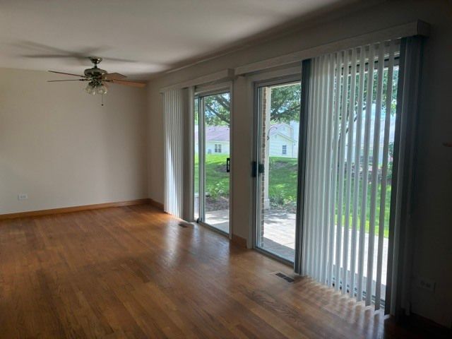 2857 Meadow Lane A, Schaumburg, IL 60193