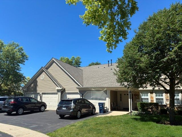 2857 Meadow Lane A, Schaumburg, IL 60193