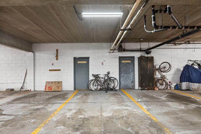 1304 W Medicine Lake Drive 119, Plymouth, MN 55441