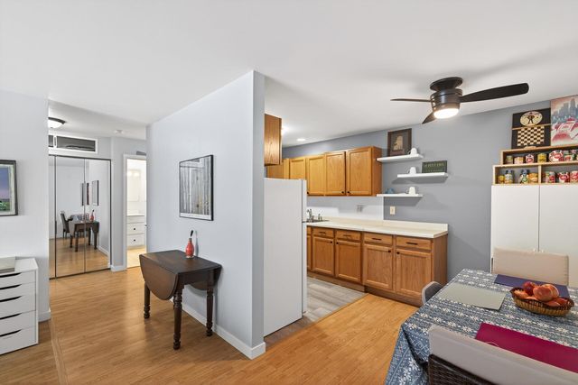 1304 W Medicine Lake Drive 119, Plymouth, MN 55441