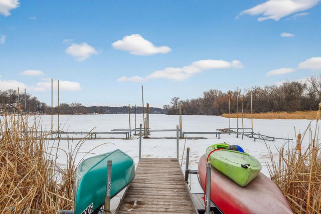 1304 W Medicine Lake Drive 119, Plymouth, MN 55441