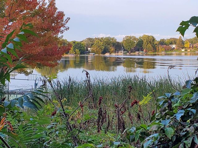 1304 W Medicine Lake Drive 119, Plymouth, MN 55441