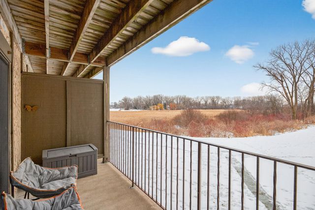 1304 W Medicine Lake Drive 119, Plymouth, MN 55441