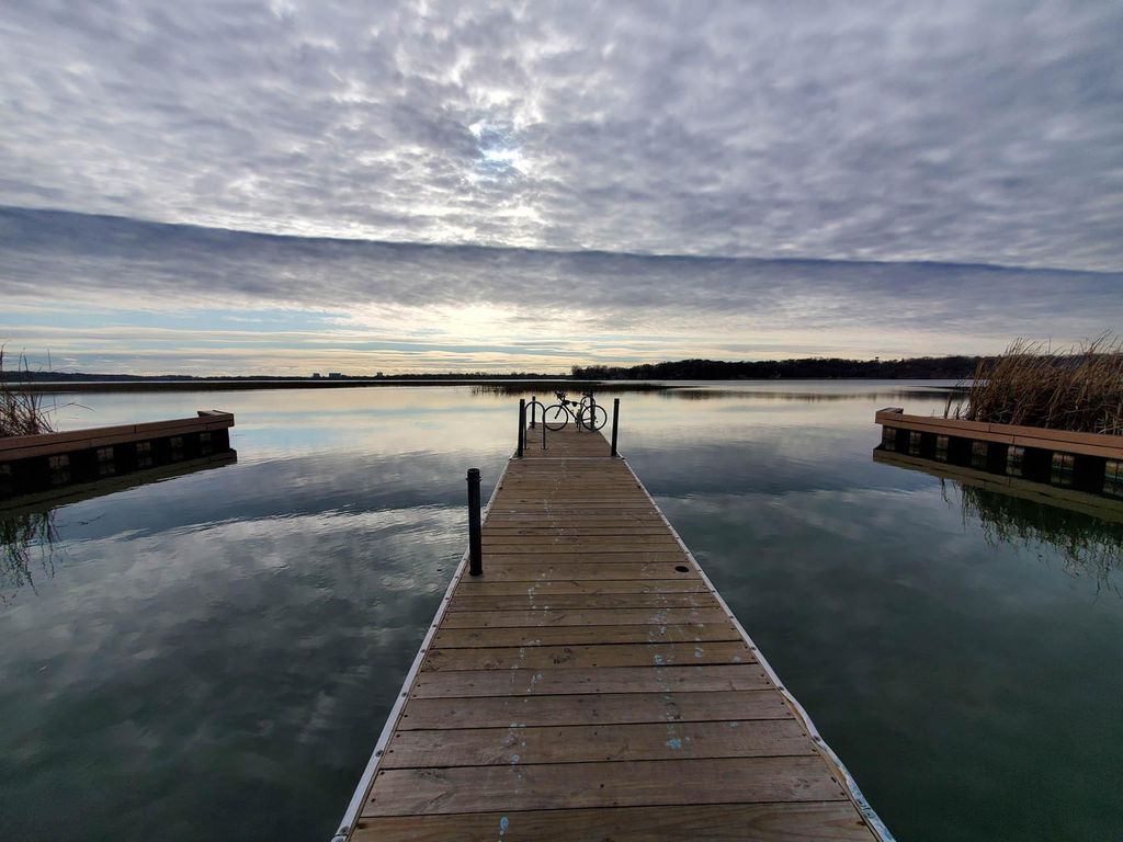 1304 W Medicine Lake Drive 119, Plymouth, MN 55441