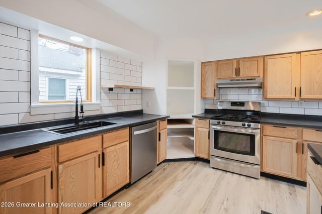 508 Leslie Street, Lansing, MI 48912