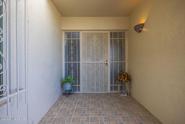 974 N Caribe Avenue, Tucson, AZ 85710