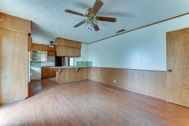 3057 Fm 1181, Ennis, TX 75119