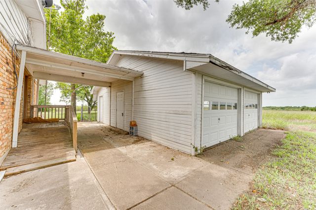 3057 Fm 1181, Ennis, TX 75119