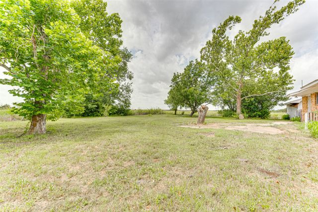 3057 Fm 1181, Ennis, TX 75119