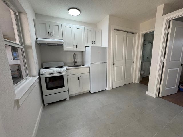 110 Cascade Lane 2, Palm Beach Shores, FL 33404