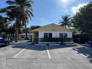 110 Cascade Lane 2, Palm Beach Shores, FL 33404