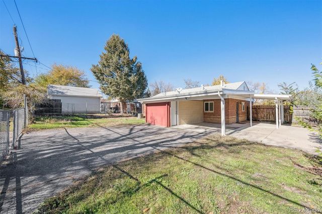 1050 Ash Court, Thornton, CO 80229