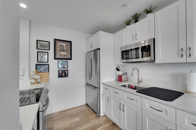 1201 S Riverside Drive 204, Pompano Beach, FL 33062