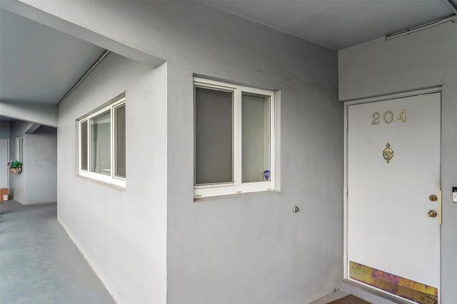 1201 S Riverside Drive 204, Pompano Beach, FL 33062