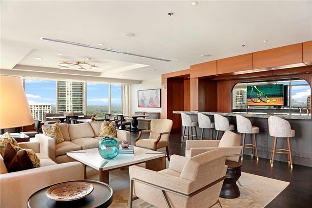 3630 Peachtree Road NE 2002, Atlanta, GA 30326