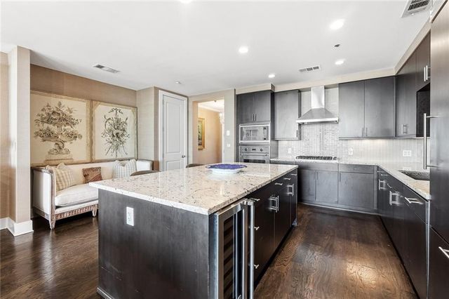 3630 Peachtree Road NE 2002, Atlanta, GA 30326