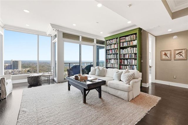 3630 Peachtree Road NE 2002, Atlanta, GA 30326
