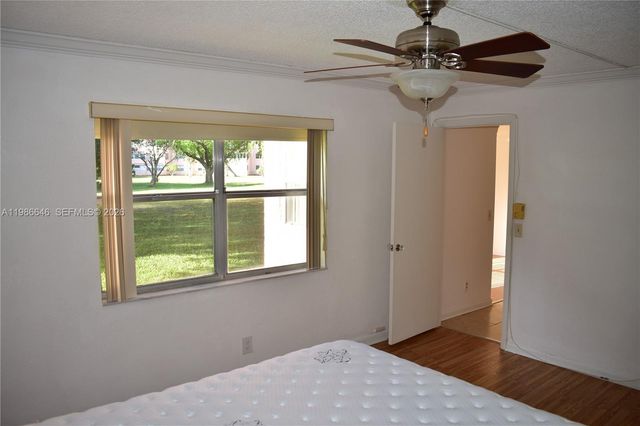 9561 Sunrise Lakes Boulevard 106, Sunrise, FL 33322