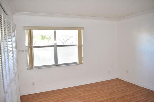 9561 Sunrise Lakes Boulevard 106, Sunrise, FL 33322