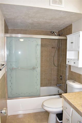 9561 Sunrise Lakes Boulevard 106, Sunrise, FL 33322