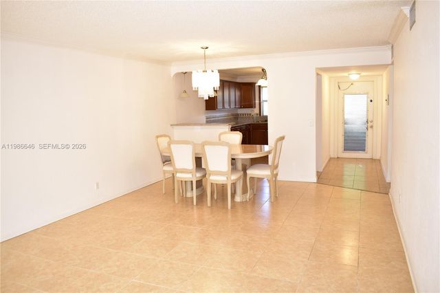 9561 Sunrise Lakes Boulevard 106, Sunrise, FL 33322