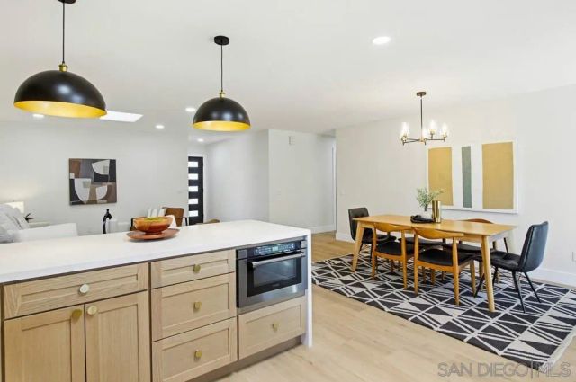 9555 Via Pereza, San Diego, CA 92129