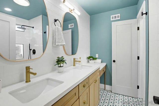 9555 Via Pereza, San Diego, CA 92129