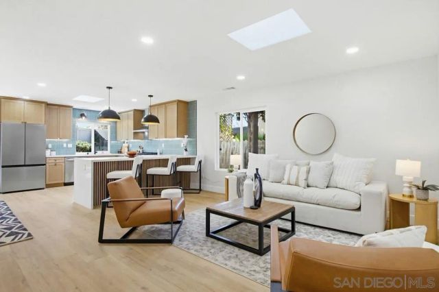 9555 Via Pereza, San Diego, CA 92129