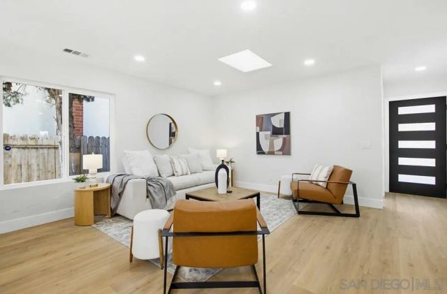 9555 Via Pereza, San Diego, CA 92129