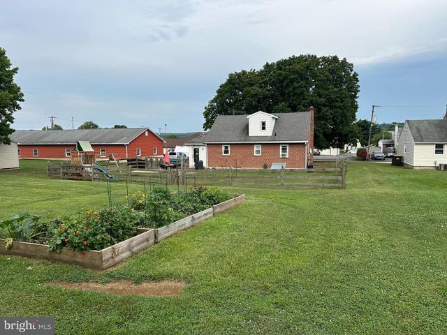 639 CHESTNUT ST, Bally, PA 19503