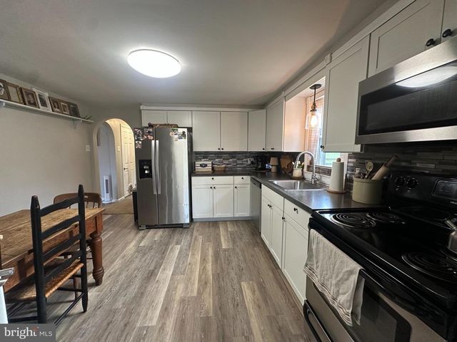 639 CHESTNUT ST, Bally, PA 19503