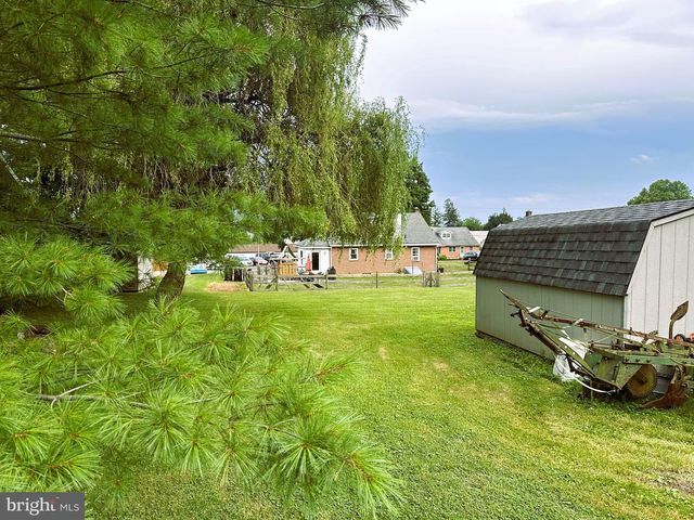 639 CHESTNUT ST, Bally, PA 19503