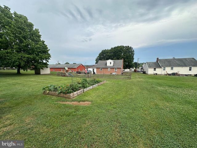 639 CHESTNUT ST, Bally, PA 19503