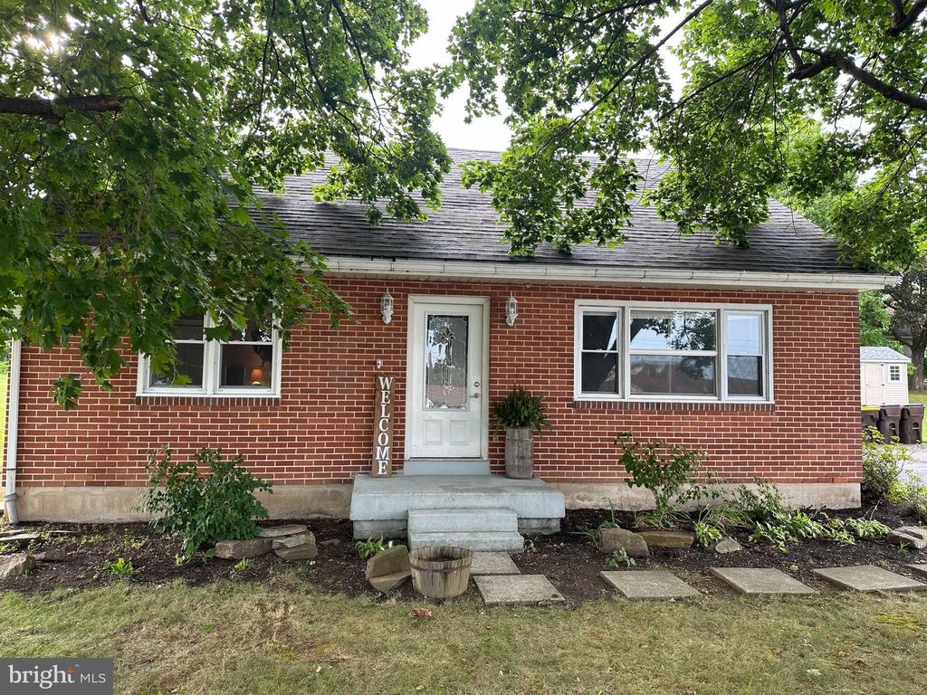 639 CHESTNUT ST, Bally, PA 19503