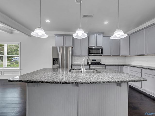7033 Southgate Drive, Owens Cross Roads, AL 35763